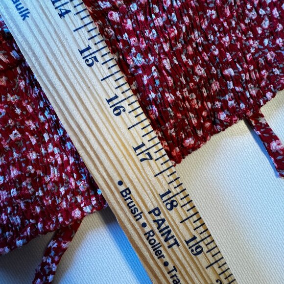 Sim & Sam Cropped Top Medium Red Ditsy Floral Smocked Waist Puff Sleeve Feminine - Picture 6 of 9